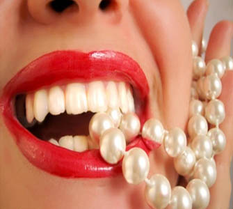 Как безопасно отбелить зубы?